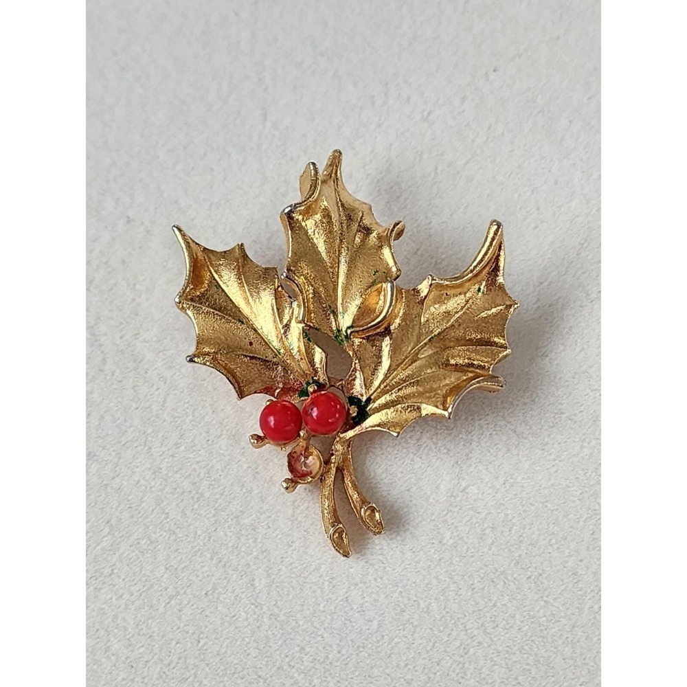70‎ Yr Old Vintage MYLU Signed Christmas Holly Brooch Pin Gold Tone Green Enamel